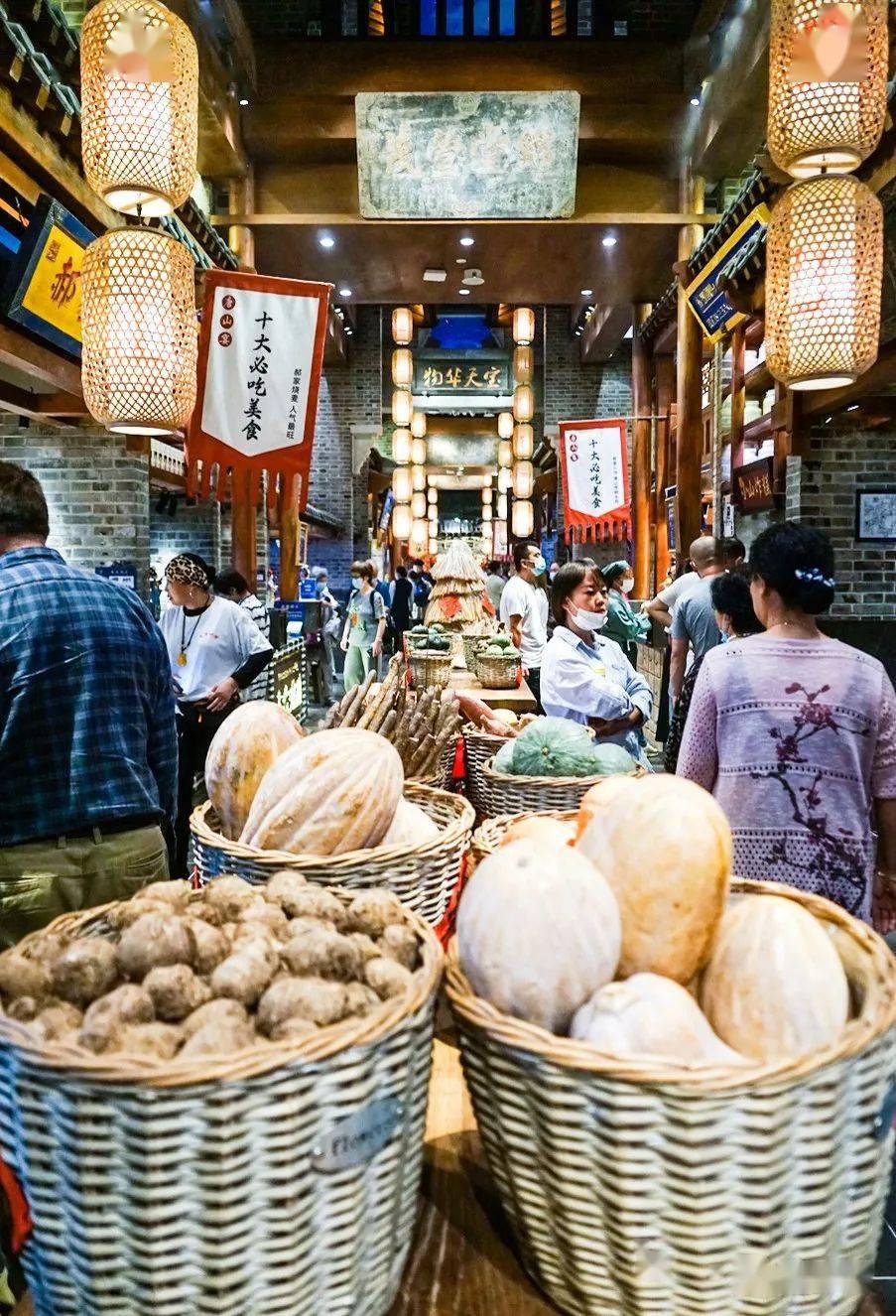 唐宴大枣驴肉姜山如此多娇迁安缸炉烧饼饹馇是唐山的特色名食,也是