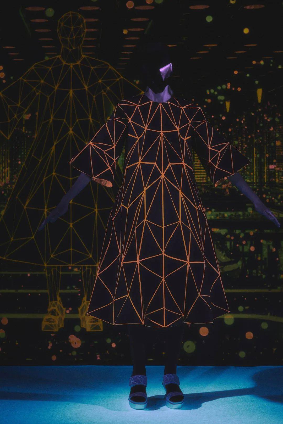 公众 科技感拉满的服装秀！日本三代设计师森永邦彦2022春夏系列发布！