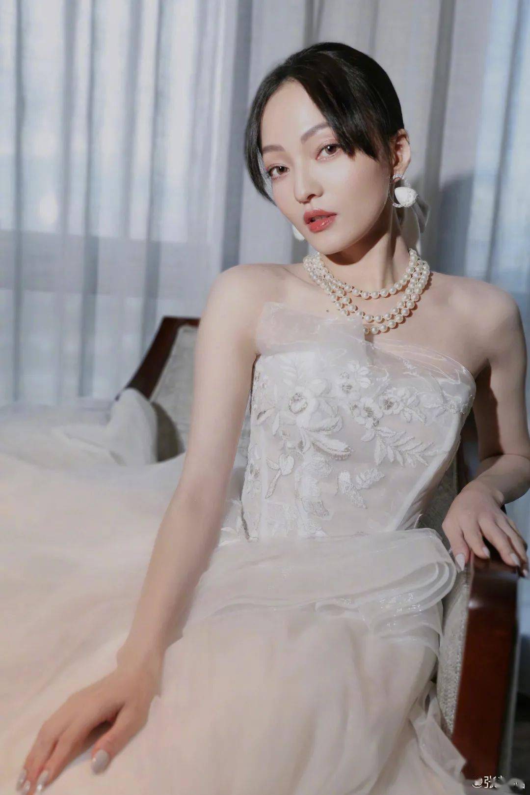 唇膏被赵丽颖吹爆，李佳琦的嘴到底有多好看？
