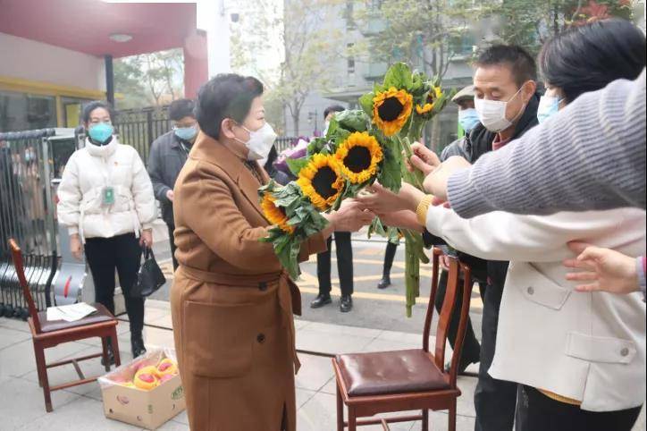 怡海花园社区|解除隔离后重返校园，怡海花园师生迎来“幸福的重逢”