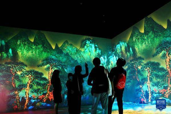 张建松|在技术装备展区领略“科技之美”