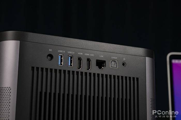 当贝new f3为用户提供了非常丰富的接口设计.