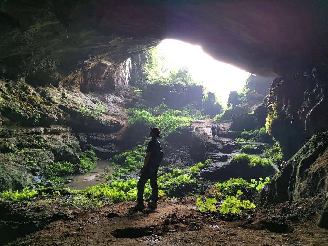 秘境韶关丨黄梅雪后行摄罗坑大草原休闲登徒茶岩顶溶洞探索2日