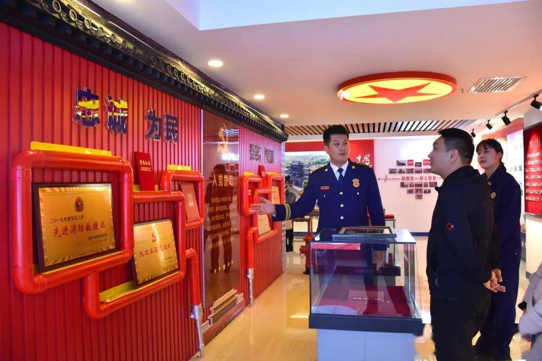 荣誉室,团组织阵地等建设情况,听取开展争创"青年文明号"活动以来工作