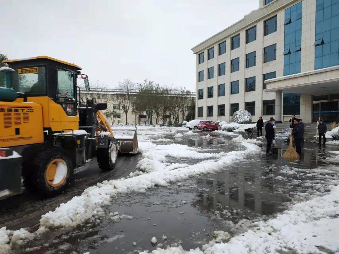 我为群众办实事 全员动员 迅速行动 白桥镇全面开展扫雪除冰行动 保障 全网搜 我为群众办实事 全员动员 迅速行动 白桥镇全面开展扫雪除冰行动 保障 全网搜