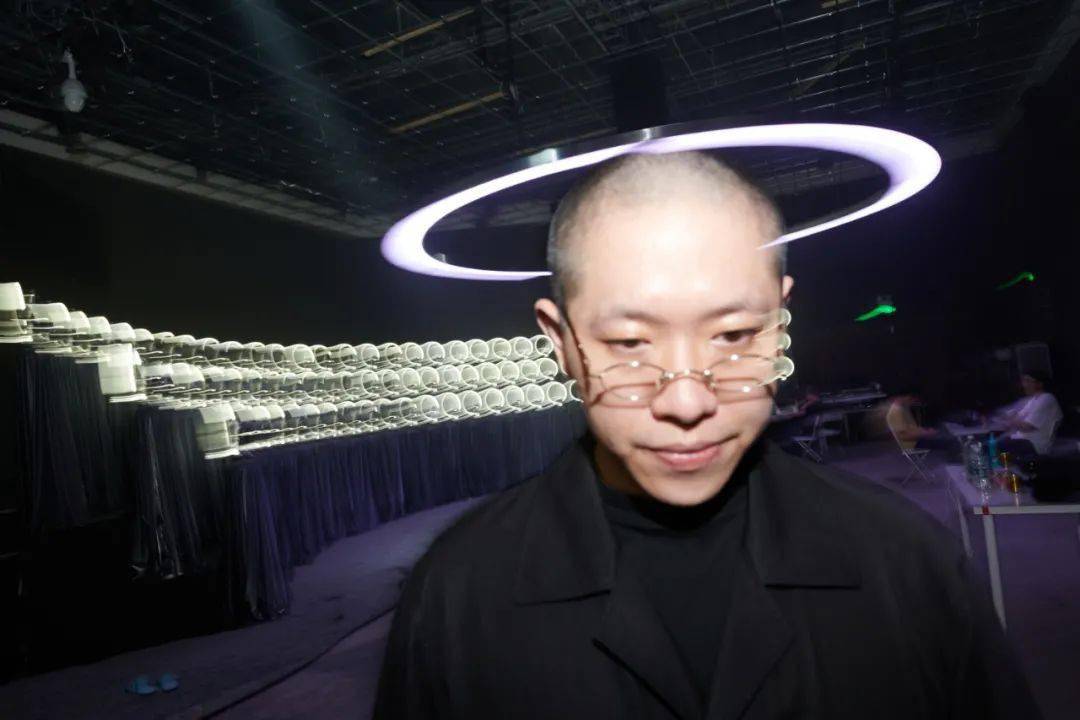 他用计算机造佛，花2年造100万蝴蝶：如果不玩游戏，就没有今天