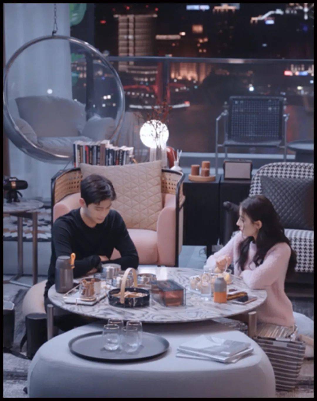 迪丽热巴上海外滩豪宅曝光400㎡大平层光家居就超100w