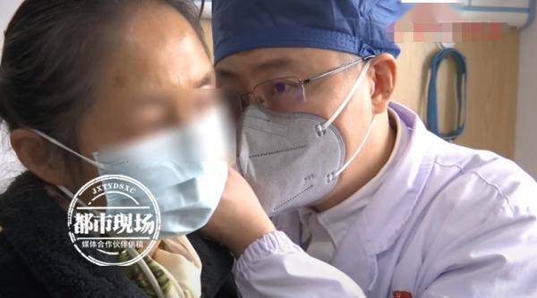 耳屎|她老爱掏耳朵，竟掏出恶性肿瘤？！