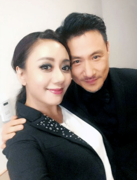 眼睛看不清东西,不结婚却想找人配合生子_高慧君