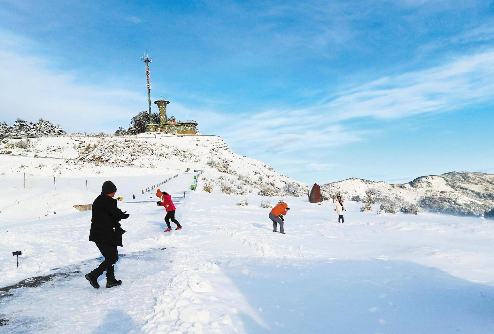 首场|神农架降下今冬首场大雪