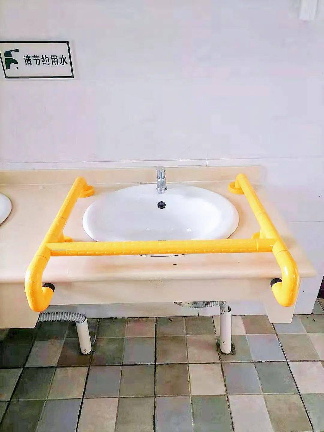 "有爱,无碍"——房山区这几个地方无障碍设施再升级!