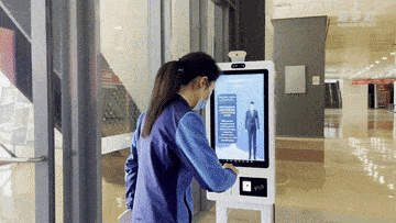 机器人做手冲咖啡？这座冬奥场馆还有很多“黑科技”