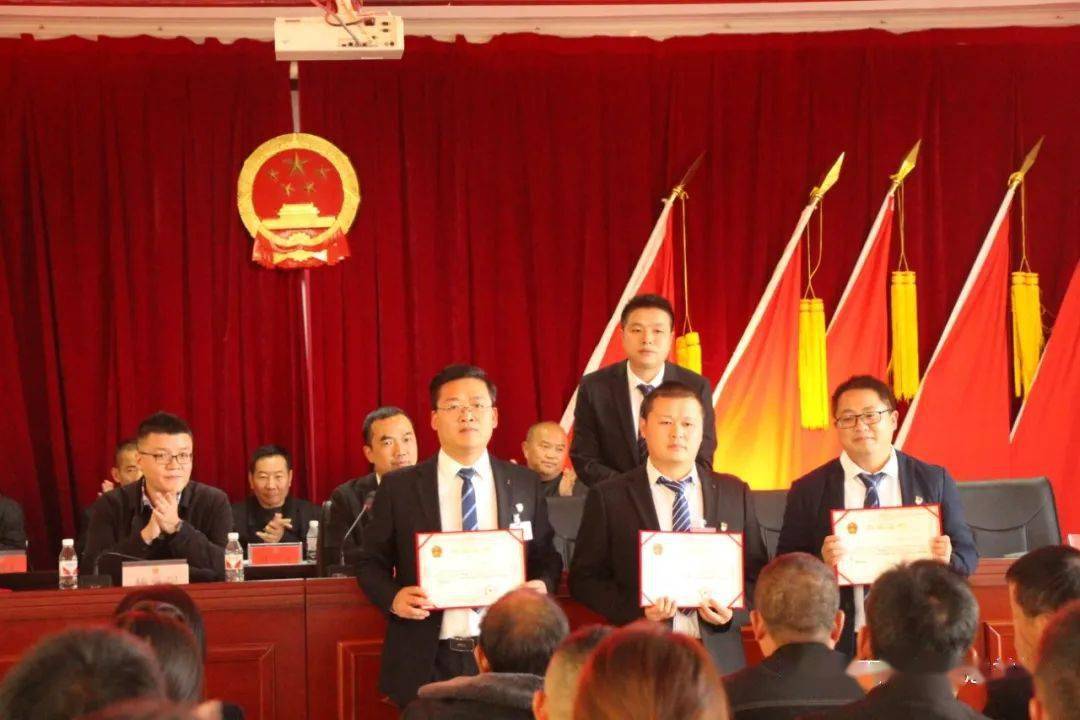 会议指出五年来,羊场镇坚持在县委,县人民政府和镇党委的正确领导下