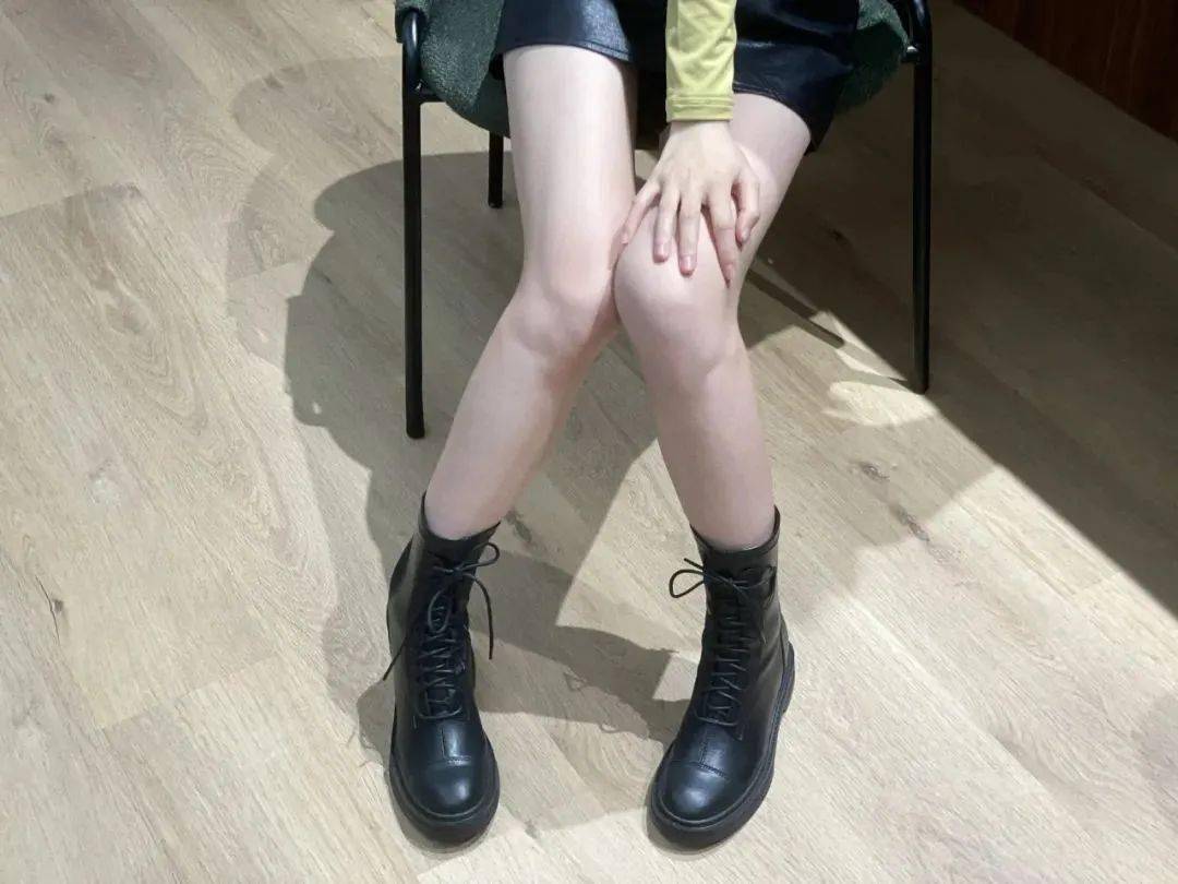 真皮 真皮马丁靴yyds！一穿腿长5cm，可盐可甜，秒变“人间腿精”！