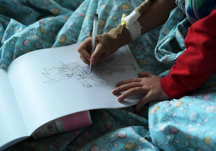 病友|“罩子”里的小姑娘