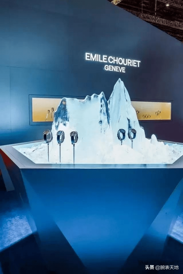 艾米龙展厅采用了大量冰雪元素,和冰峰系列的调性非常契合.