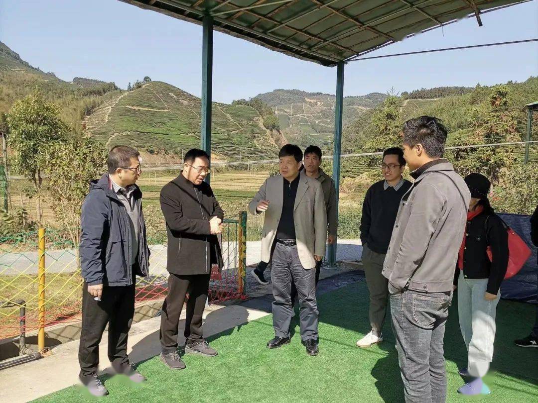 处副主任科员沈立锰等4人调研组一行于11月9日到我市进行体育产业调研