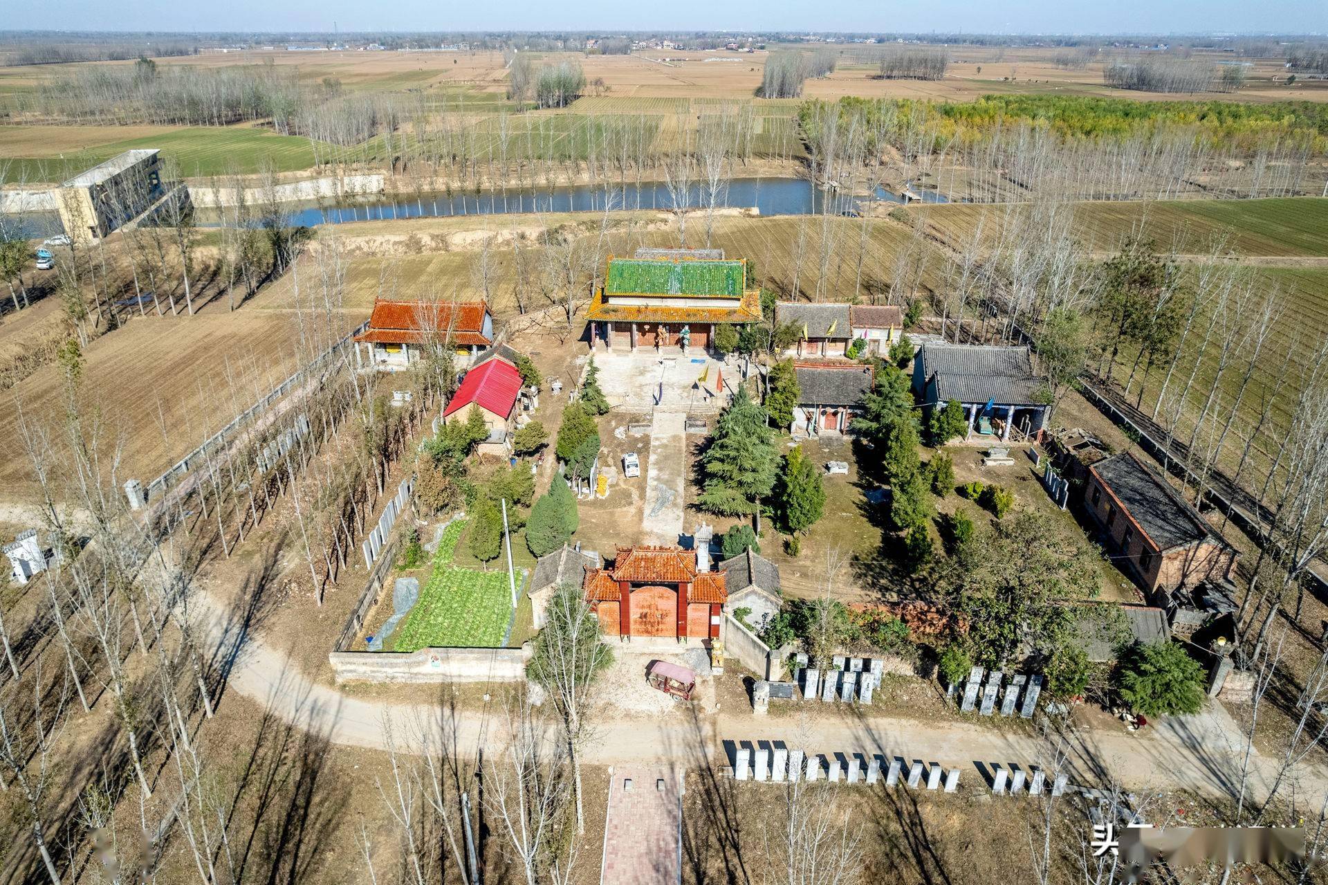 《滑县志》载:韩擒虎墓在小韩村,有阎罗王庙.