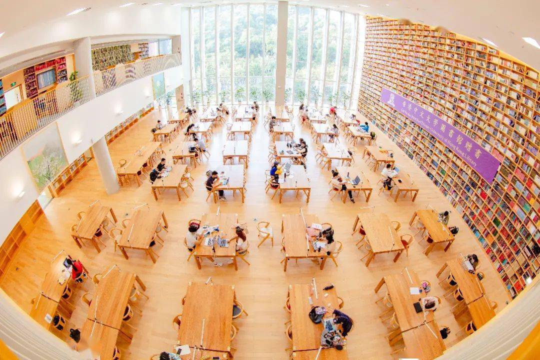 美到舍不得公开的图书馆总有一种椅子能让你舒服阅读