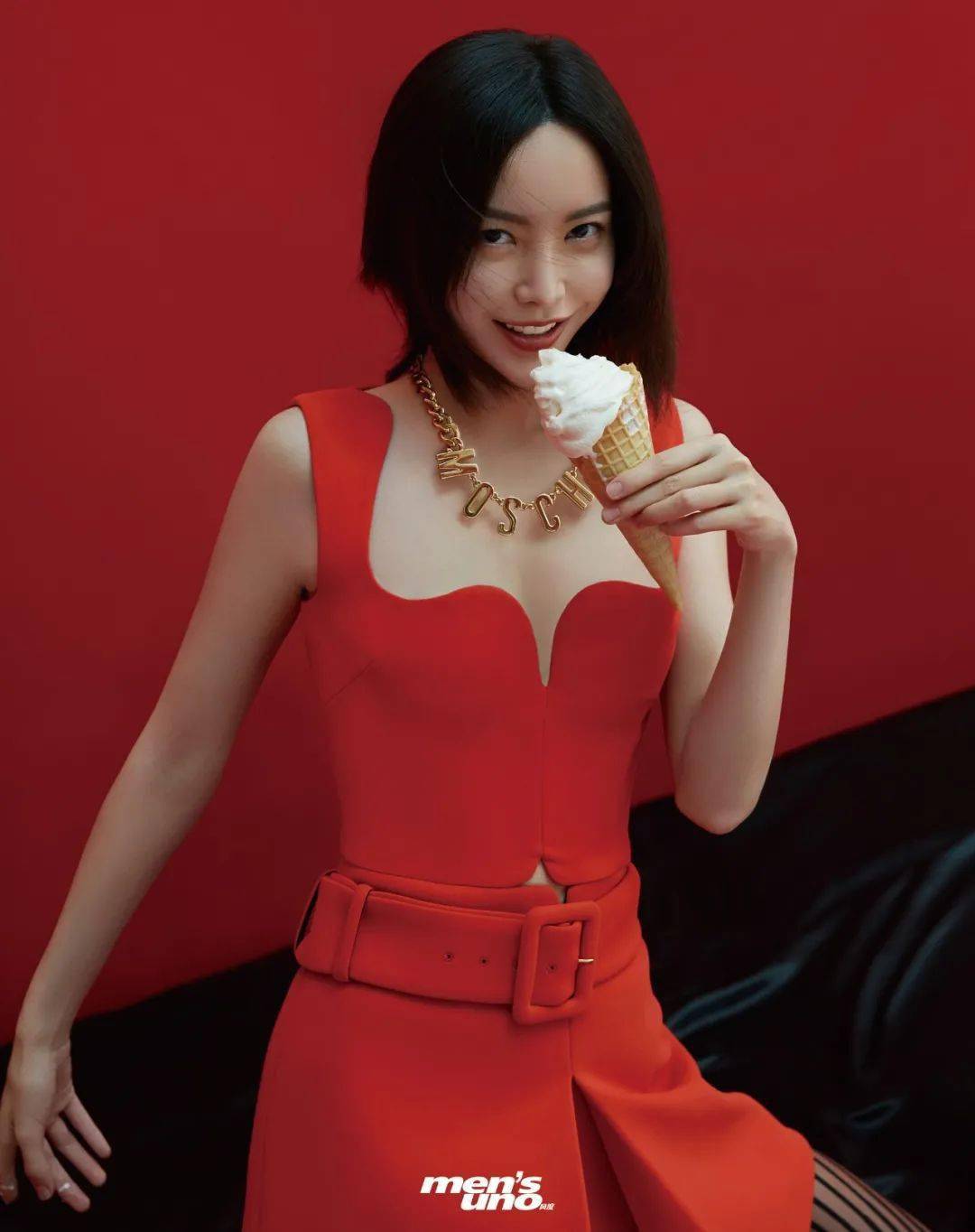 于文文浓郁色彩碰撞出自由与性感