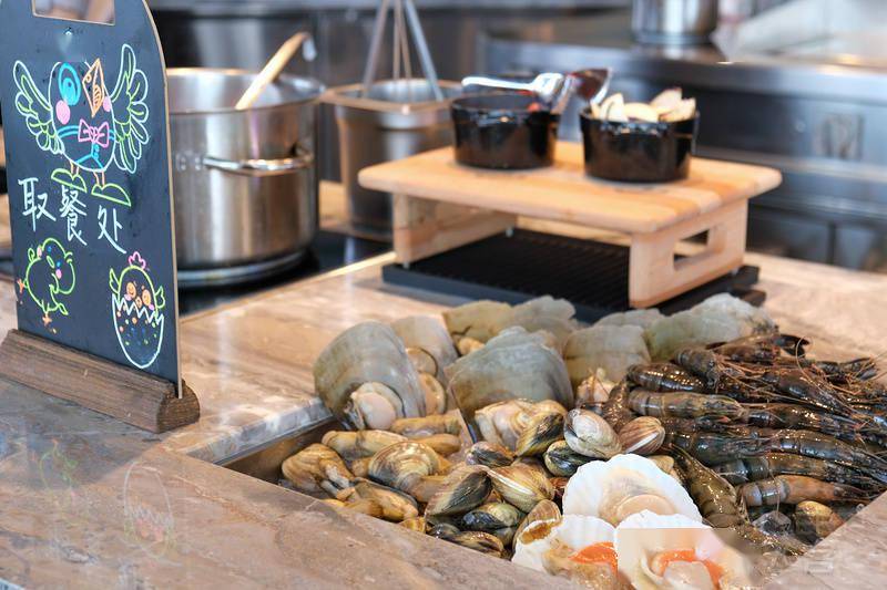 宝龙厦门是一个洋溢着青春活力的城市，与W品牌可谓是天作之合