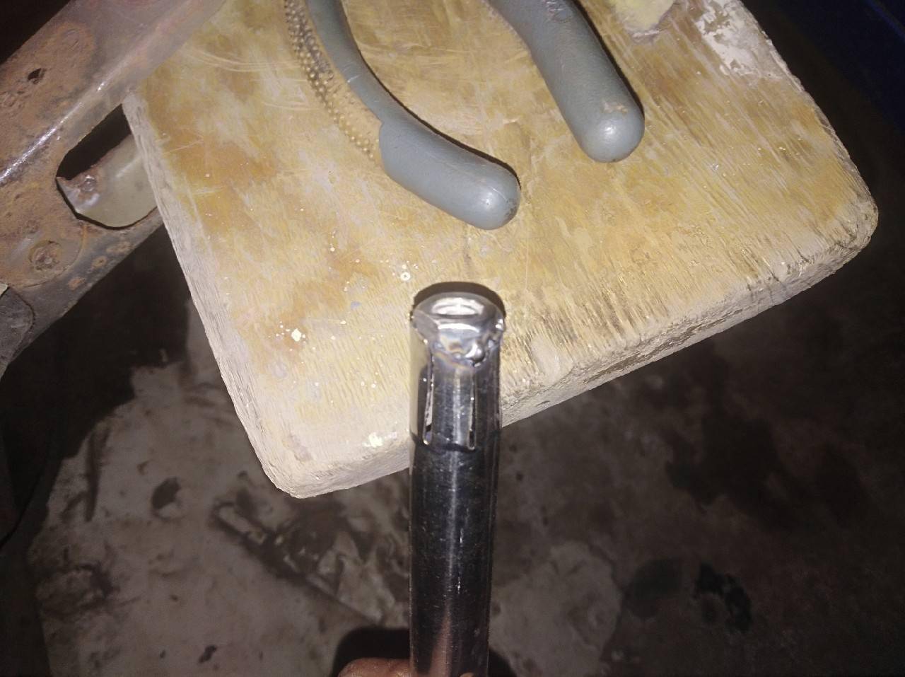 diy抄网头的螺丝滑丝了怎么办看大师怎么修理