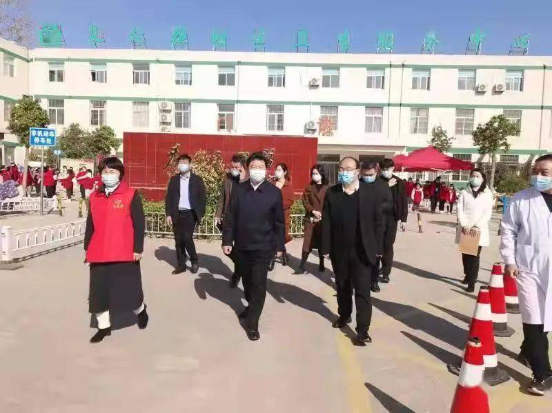 许昌开发区党工委书记范晓东调研中小学生新冠肺炎疫苗接种工作