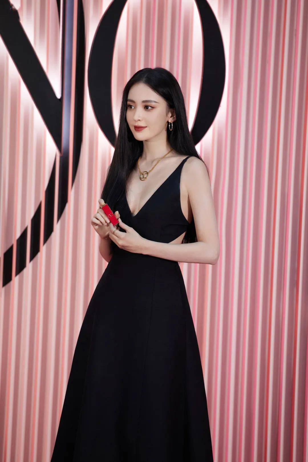 面部美人计 | 欧阳娜娜和娜扎的中庭缩短术，大鼻子星人看过来