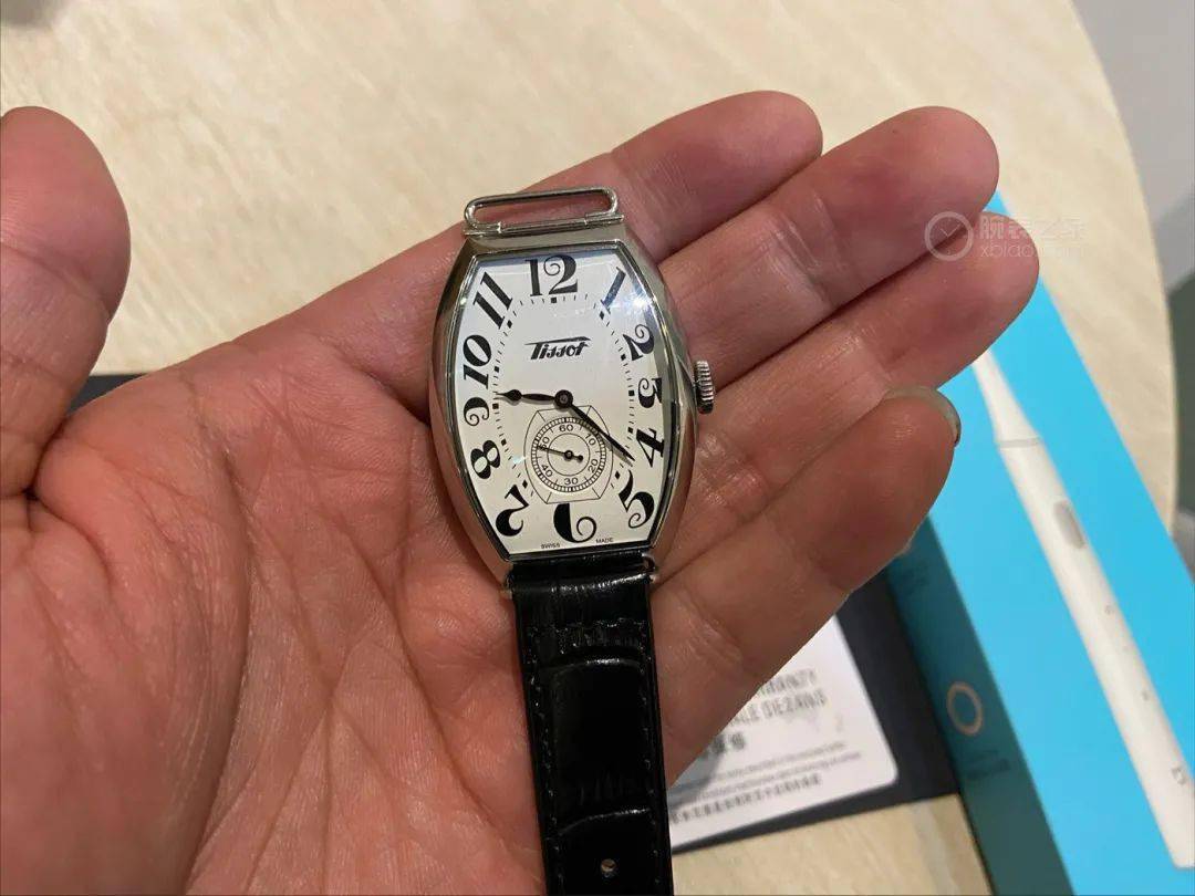 酒桶我买了只女表，戴上居然没有人认出来