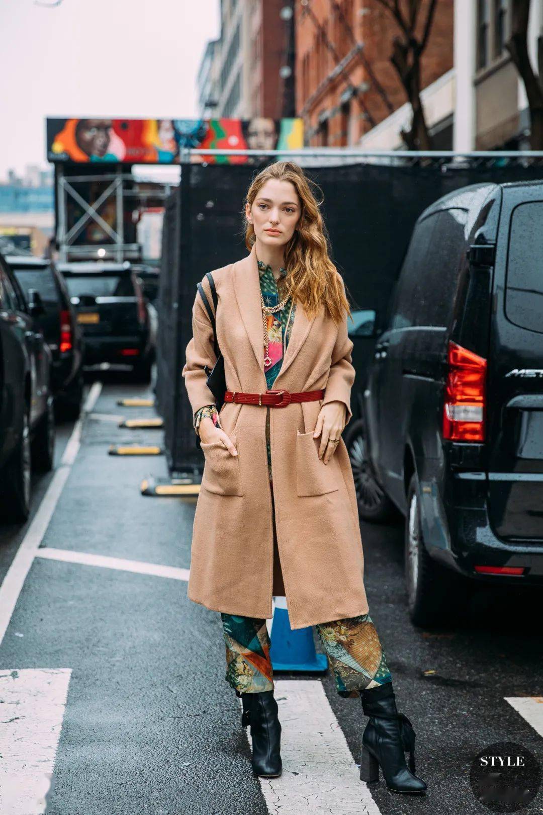 做工 一件双面呢大衣要好几万?凭什么这么贵?