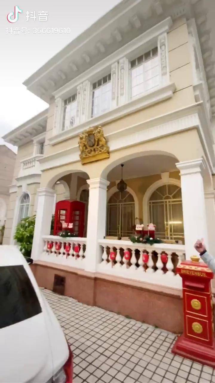 咱们拜访一下唐大哥的豪宅上海庞蒂亚克火鸟唐心忠上海五道凯