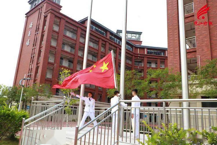 石门实验学校是南海区乃至佛山市的老牌名校,有着深厚的办学底蕴,罗剑