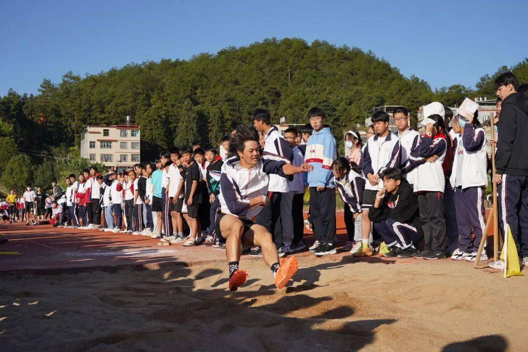天骄年少志拏云运动赛场逞英豪武平三中举行2021年体育文化艺术节暨第