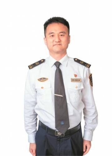 "水上交通警察"守护珠江航道安全.(资料图)