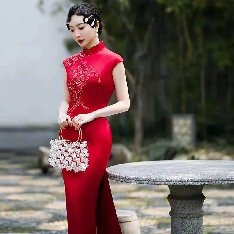 天之仙子莫过于典雅高贵的中国旗袍,有迷住你的款式吗?