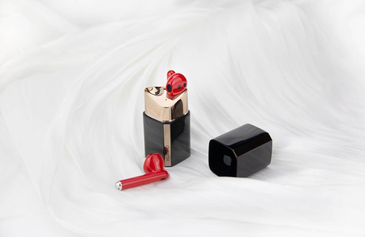 华为口红耳机颜值兼具实力，一款即便千元级也值得入手的好产品