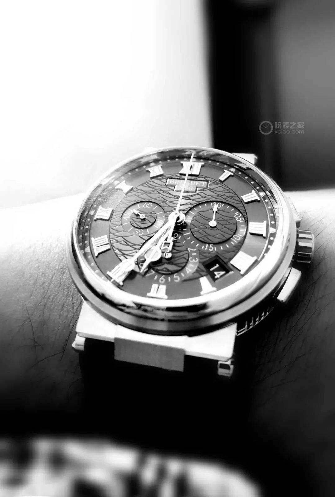 上手寒冷的冬天，赶紧买只皮带表压压惊