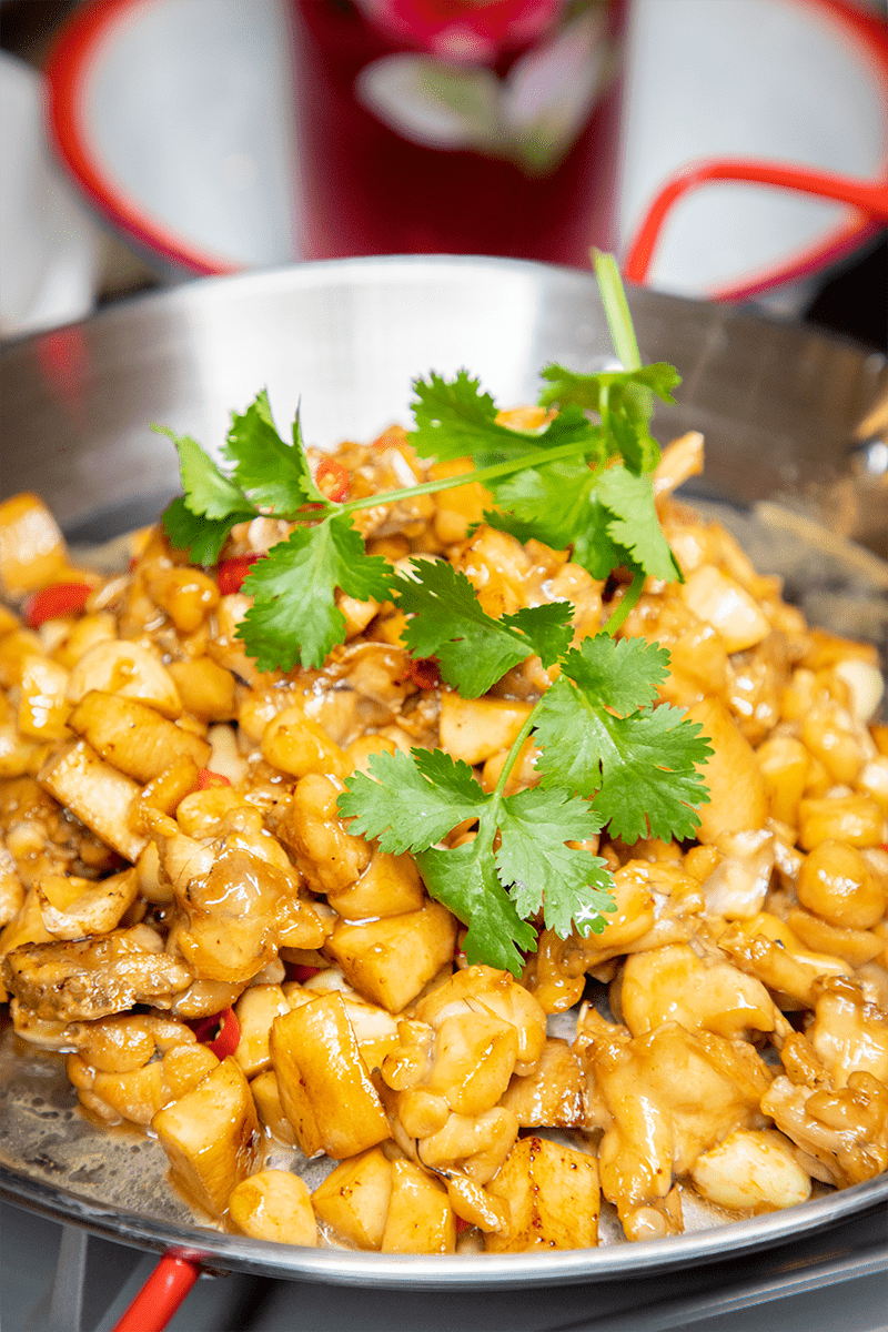 蒜香田鸡 ★白水煮的卜卜贝,灵魂其实是老板的秘制酱汁.