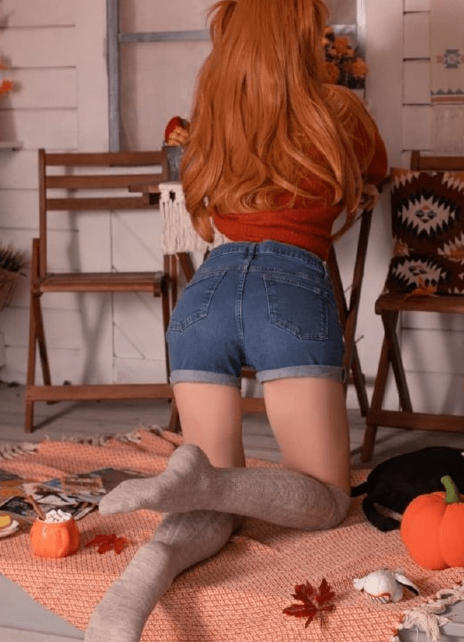 eva明日香cos赏紧身白色作战服尽展性感火辣