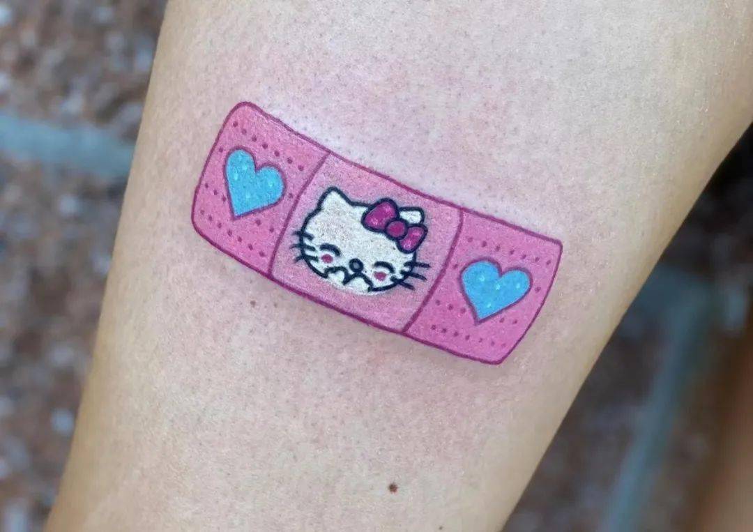 治愈我们创伤的创可贴纹身