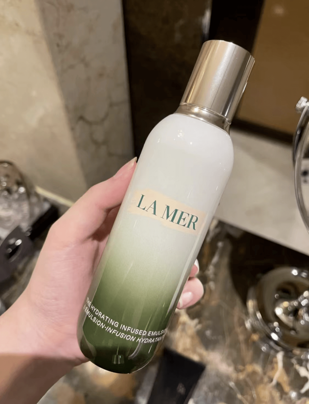 脸部女人的衣服，永远不嫌多