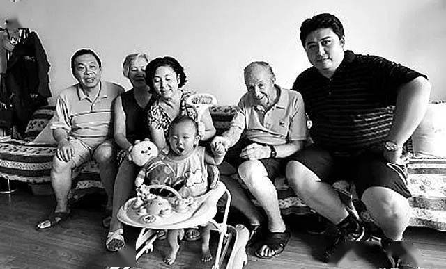 "直到去世前汉斯都感谢宋扬和他的家人对他的照顾,他最后说道:"感谢