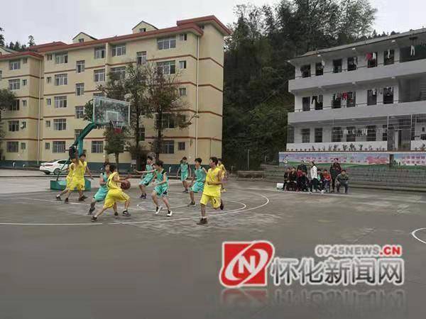 会同县堡子片区中学男子球类运动会在马鞍镇学校举行