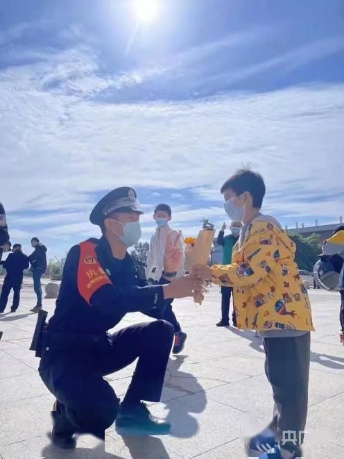 萌娃走进巡特警大队 感受别样“警”彩