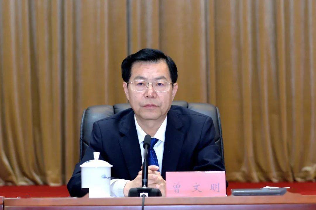 委员周山印报告审计查出问题整改督办情况;由各审议小组推荐的肖德福