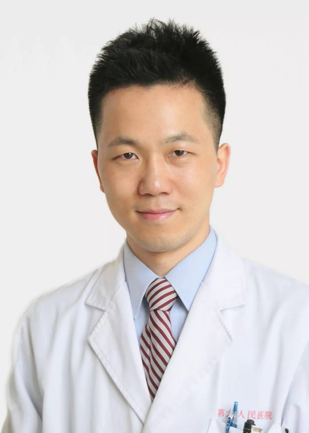 出诊上海第九人民医院眼科专家贾仁兵教授于11月22日到太原市人民医院