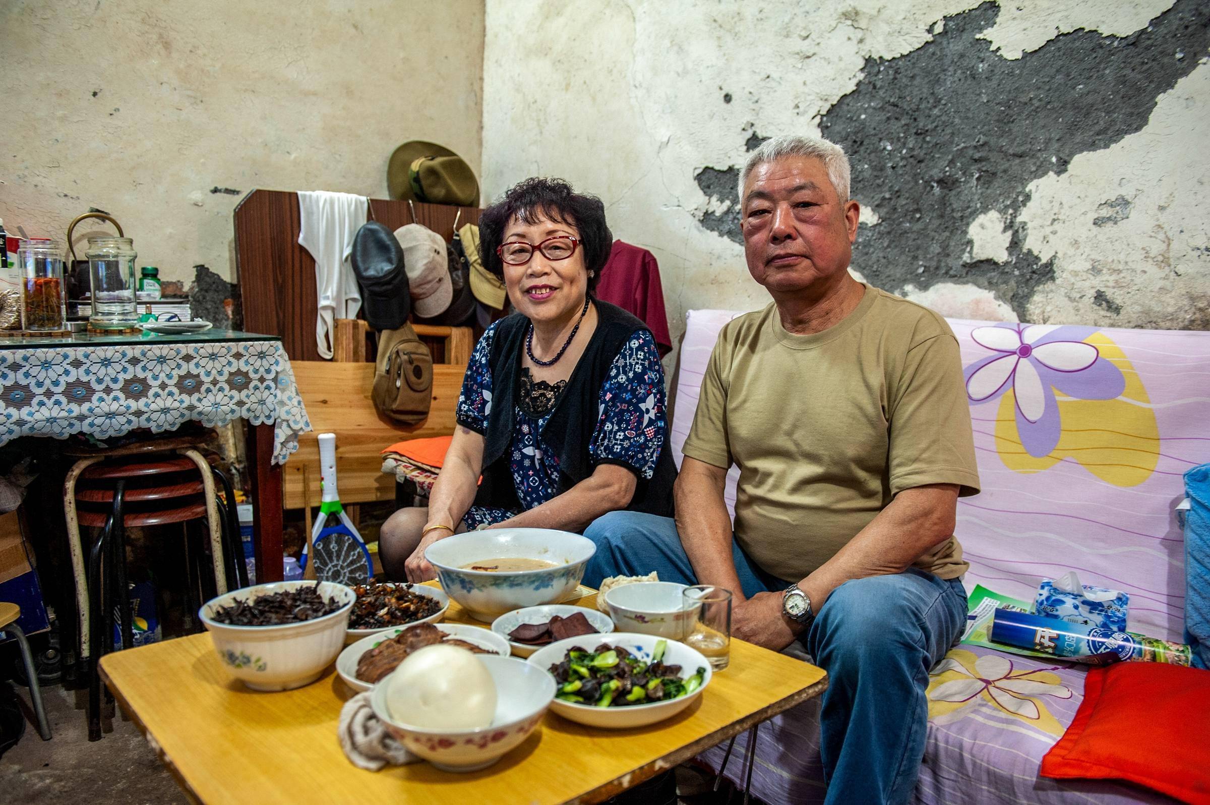 上海|摄影家楼定和过世：上海“另一半人的生活”的影像如何不散失