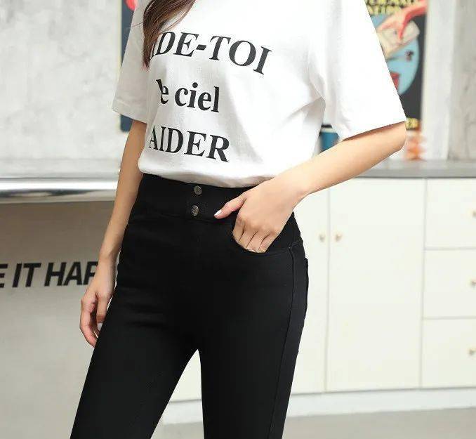 面料【992 | 分享】秋冬一条“小黑裤”，保暖百搭还显瘦，谁穿谁美！