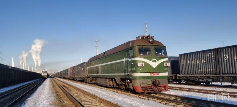 乌准铁路图片