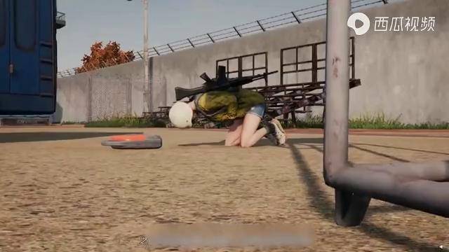 骚饼解说玩家倒地后可以自救再也不怕队友离得远吃鸡新地图